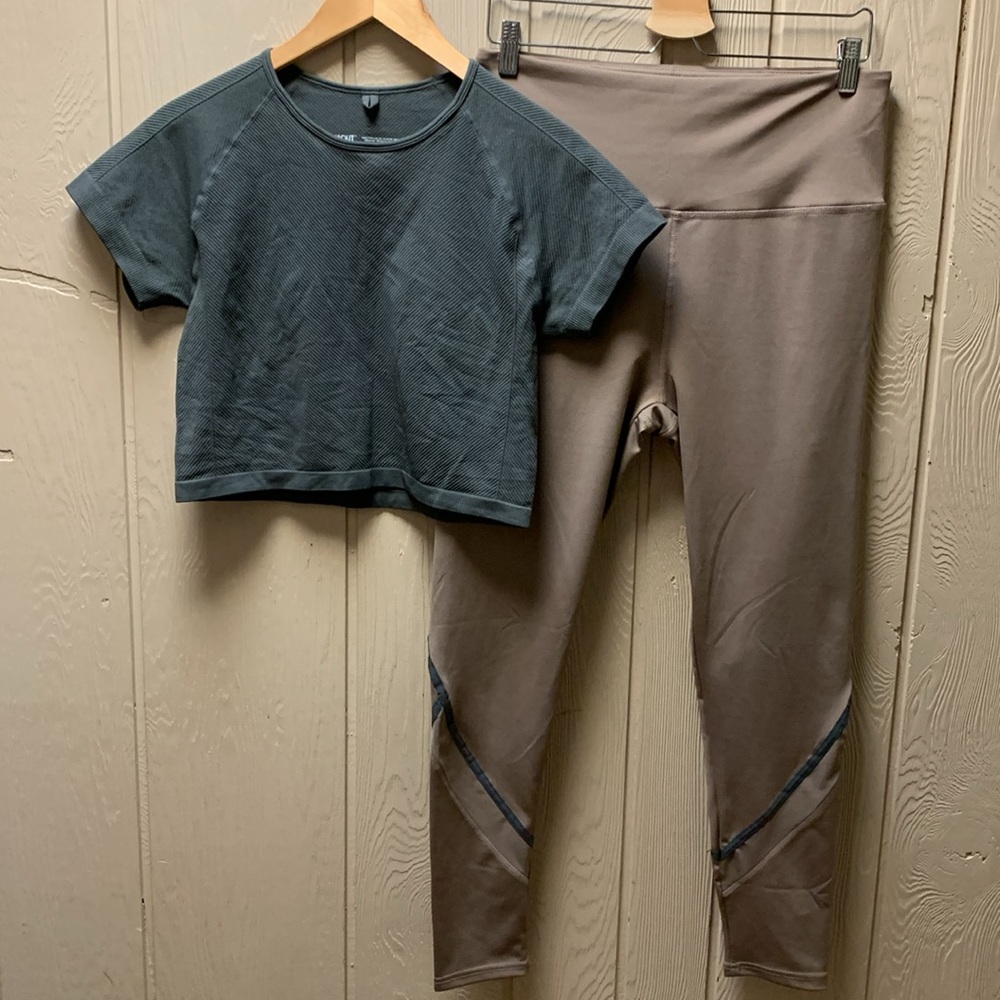 Work Out Top - Picture 11 of 11